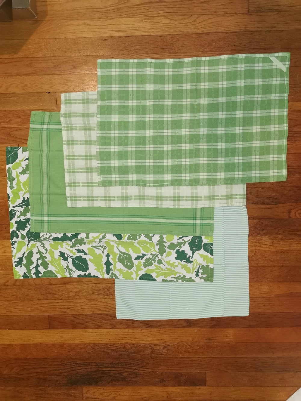 Set of 6 Vintage Green Plaid and Leaf Pattern Kitchen Linens
